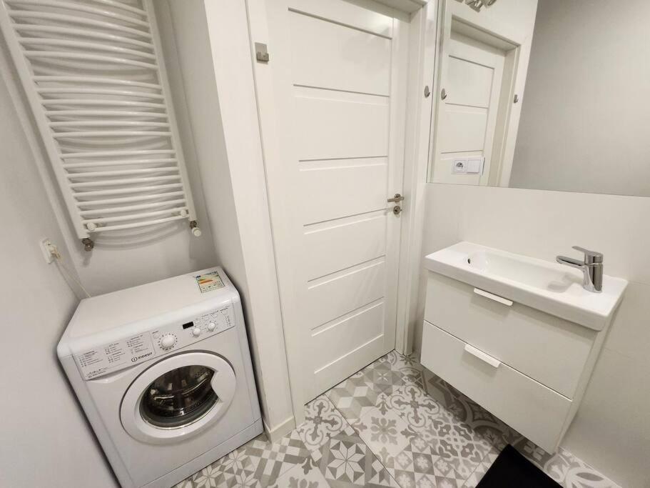 Apartstars - Powstancow #32 With Terrace Rzeszów Buitenkant foto