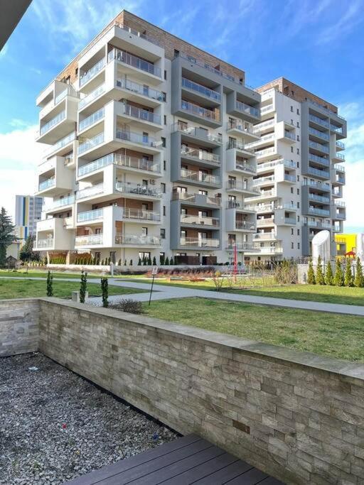 Apartstars - Powstancow #32 With Terrace Rzeszów Buitenkant foto